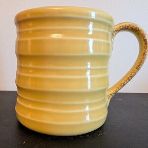 Vintage Starbucks 2005 Beehive Ribbed Glazed Mug in Yellow Color
